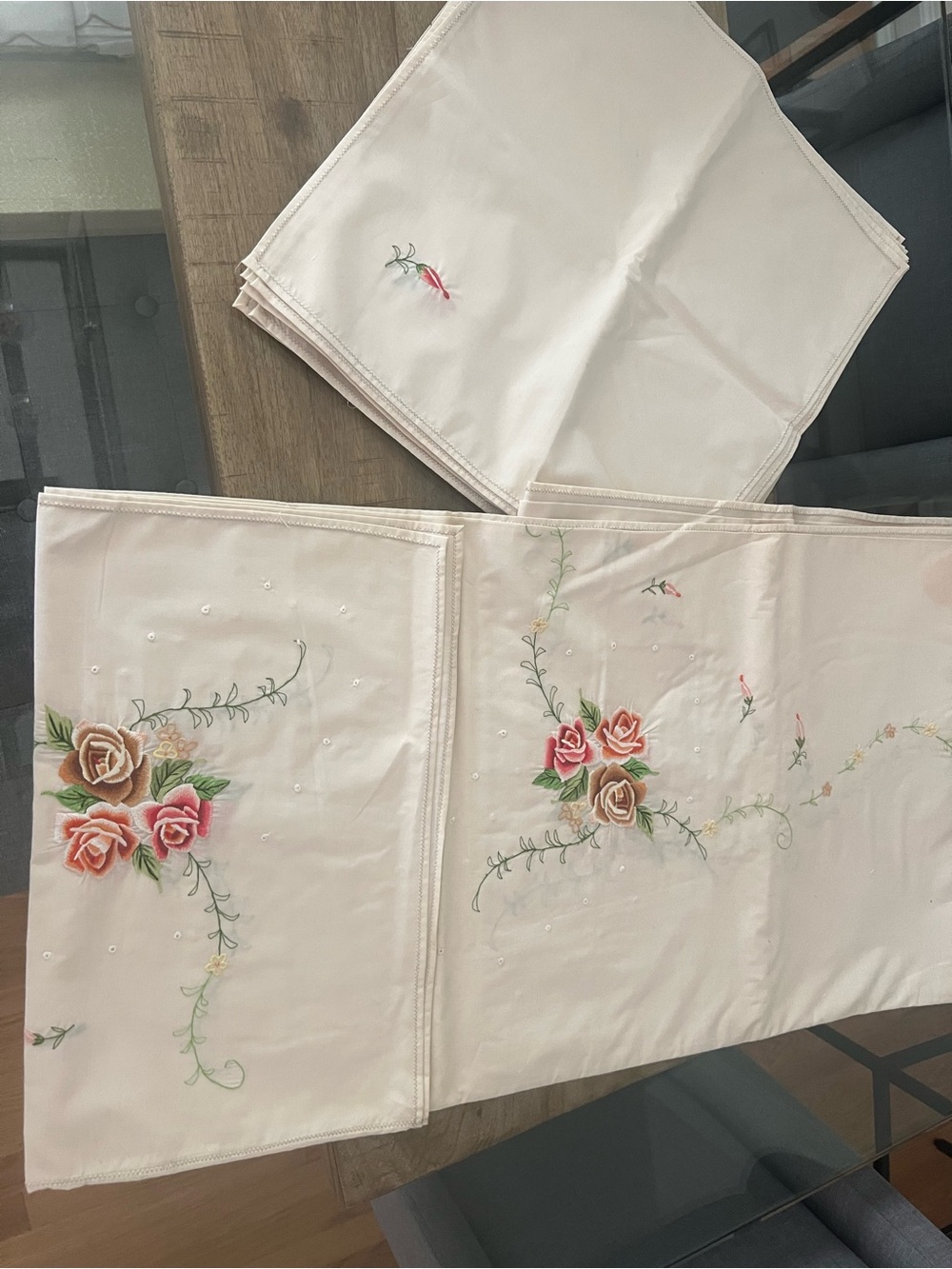 Vintage floral Embroidered Rose Cream Tablecloth and 12 Napkins Set